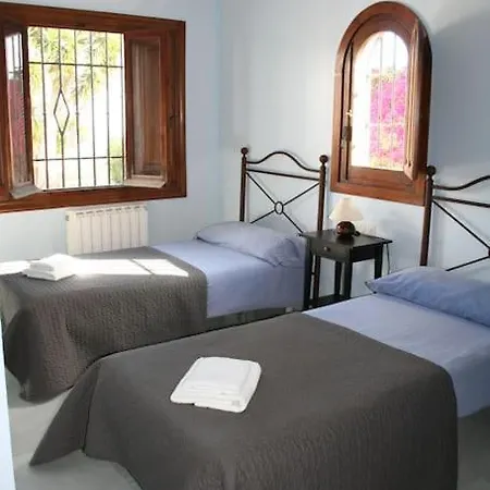 Spacious With Sea View And Private Pool