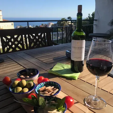 Spacious With Sea View And Private Pool Vila