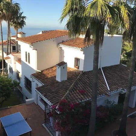 Spacious With Sea View And Private Pool Villa