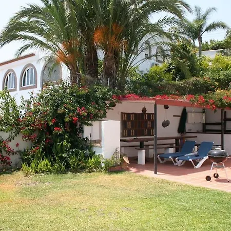 Villa Spacious With Sea View And Private Pool